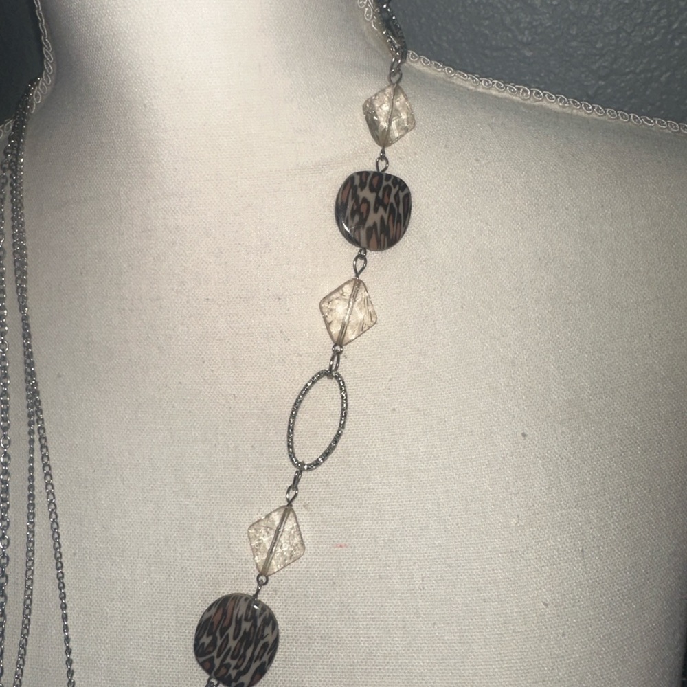 Elegant Leopard Print and Silver Necklace